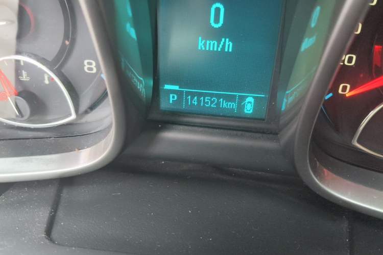 Used Chevrolet Malibu 2012 2.4L Automatic Luxury Edition Odometer Close Up
