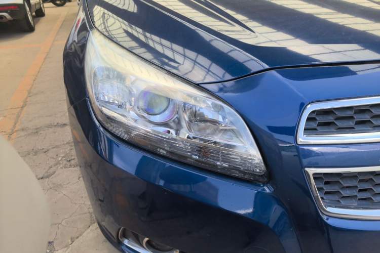 Used Chevrolet Malibu 2012 2.0L Automatic Luxury Edition Right Front Headlight