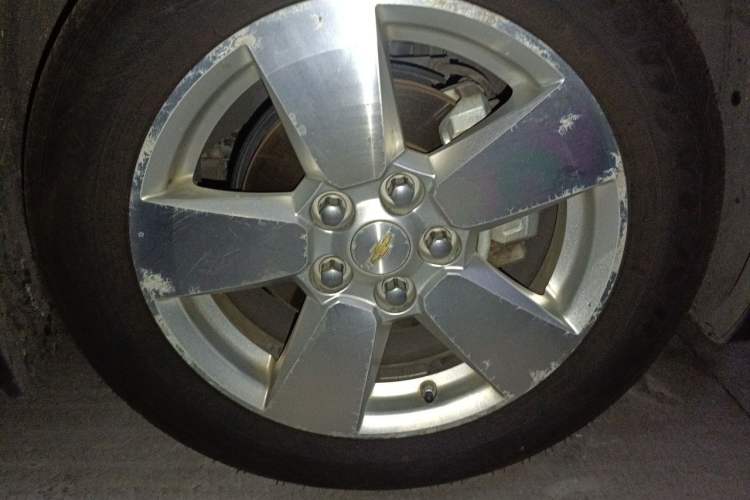 Used Chevrolet Malibu 2012 2.0L Automatic Luxury Edition Right Front Wheel Hub