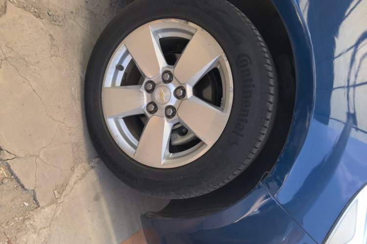 Used Chevrolet Malibu 2012 2.0L Automatic Luxury Edition Right Front Wheel Hub