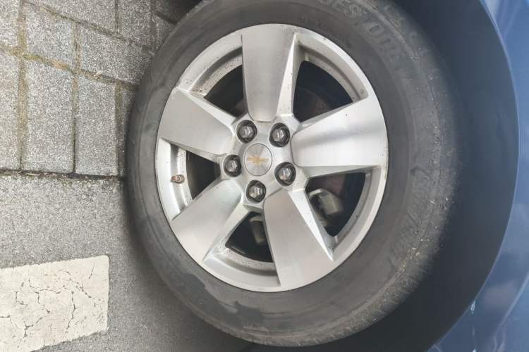 Used Chevrolet Malibu 2012 2.4L Automatic Luxury Edition Right Front Wheel Hub