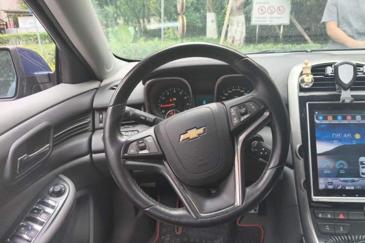 Used Chevrolet Malibu 2012 2.4L Automatic Luxury Edition Steering Wheel