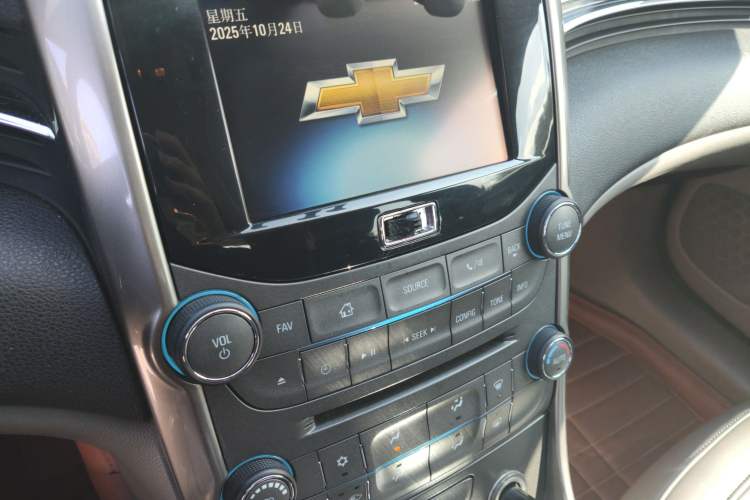 Used Chevrolet Malibu 2012 2.0L Automatic Luxury Edition Audio And AC Panel