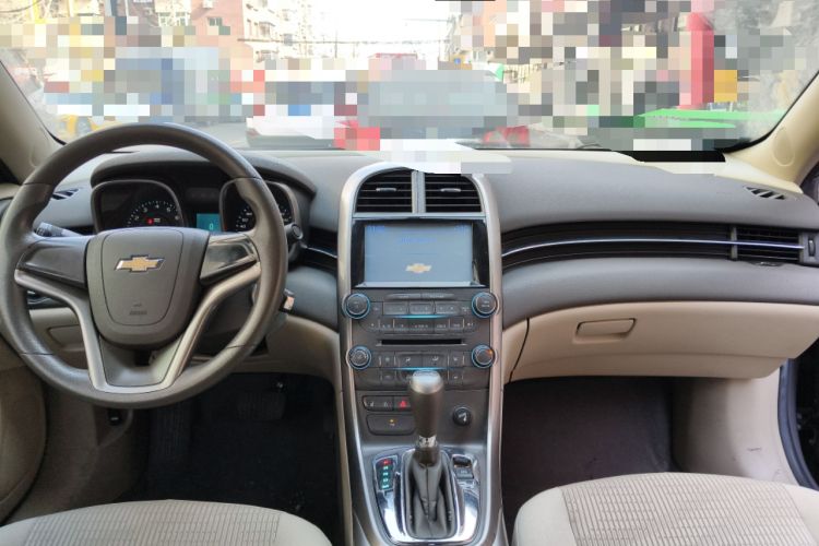 Used Chevrolet Malibu 2012 2.0L Automatic Comfort Edition Center Console