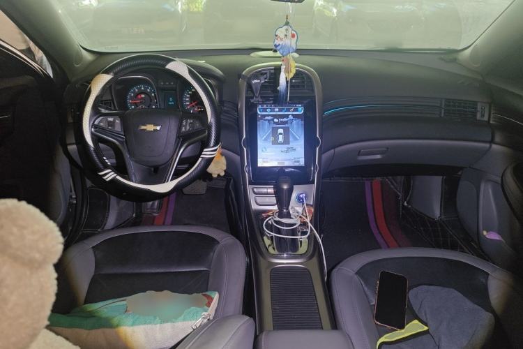 Used Chevrolet Malibu 2012 2.0L Automatic Luxury Edition Center Console