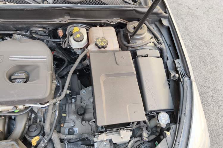 Used Chevrolet Malibu 2012 2.0L Automatic Comfort Edition Engine Bay Left