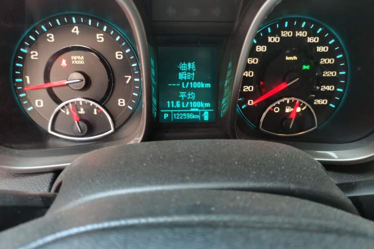 Used Chevrolet Malibu 2012 2.0L Automatic Luxury Edition Odometer Close Up