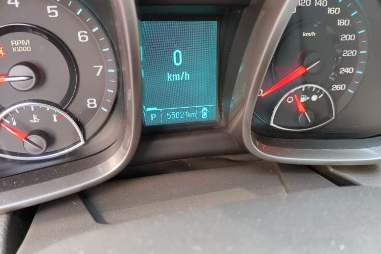 Used Chevrolet Malibu 2012 2.0L Automatic Comfort Edition Odometer Close Up