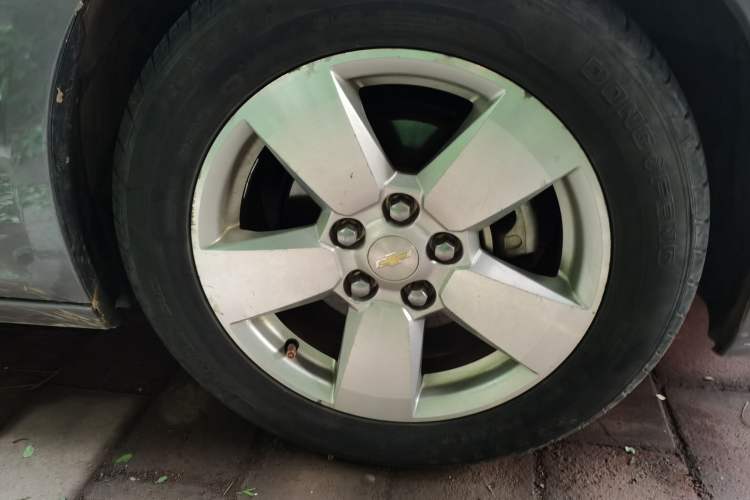Used Chevrolet Malibu 2012 2.0L Automatic Luxury Edition Right Front Wheel Hub