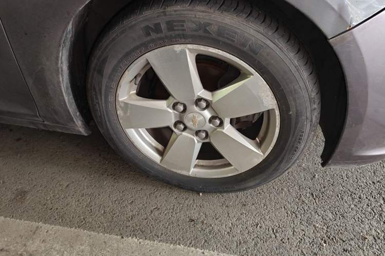 Used Chevrolet Malibu 2012 2.0L Automatic Luxury Edition Right Front Wheel Hub