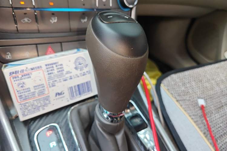 Used Chevrolet Malibu 2012 2.0L Automatic Comfort Edition Gear Lever
