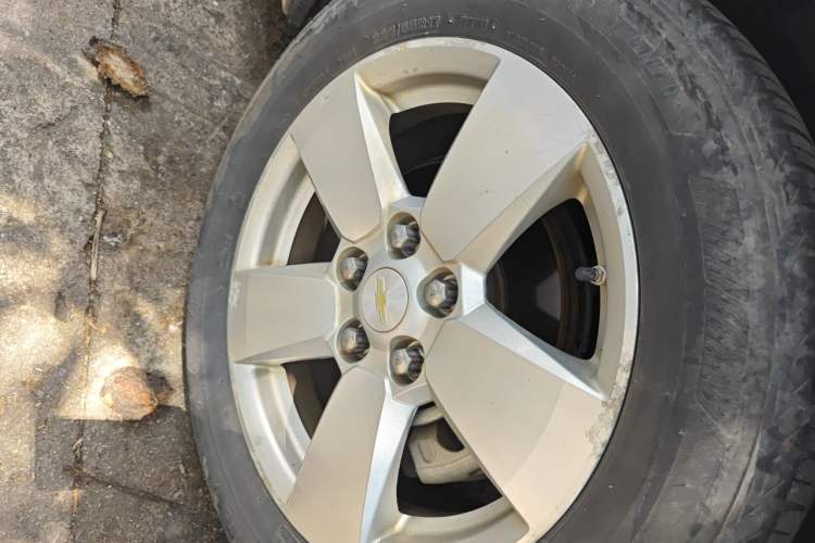 Used Chevrolet Malibu 2012 2.0L Automatic Comfort Edition Right Front Wheel Hub