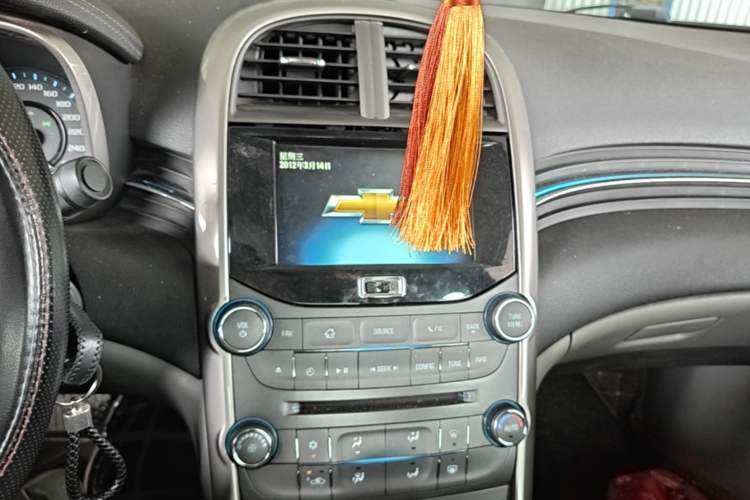 Used Chevrolet Malibu 2012 2.0L Automatic Luxury Edition Audio And AC Panel