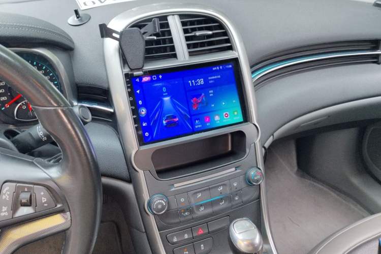 Used Chevrolet Malibu 2012 2.0L Automatic Comfort Edition Audio And AC Panel
