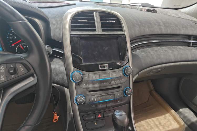 Used Chevrolet Malibu 2012 2.0L Automatic Luxury Edition Audio And AC Panel