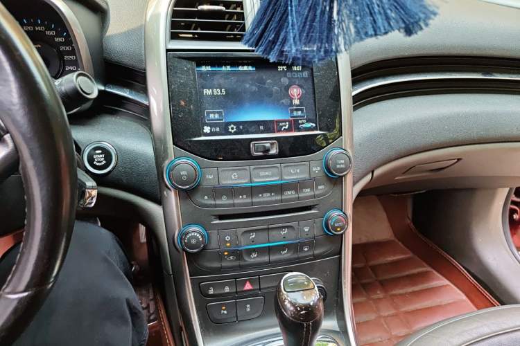 Used Chevrolet Malibu 2012 2.4L Automatic Luxury Edition Audio And AC Panel
