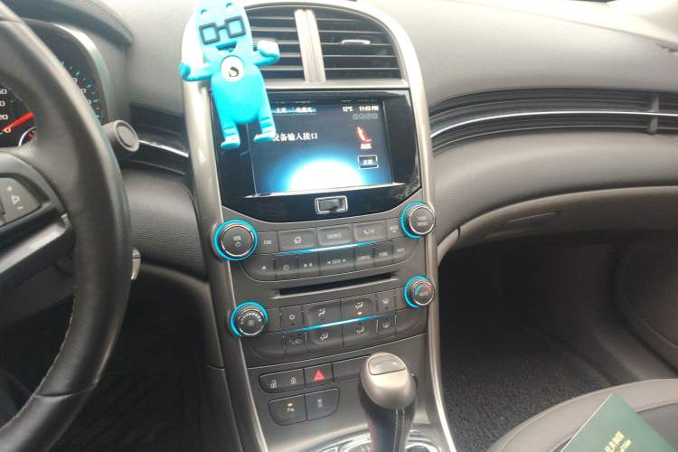 Used Chevrolet Malibu 2012 2.0L Automatic Luxury Edition Audio And AC Panel