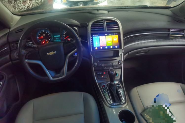 Used Chevrolet Malibu 2012 2.0L Automatic Comfort Edition Center Console