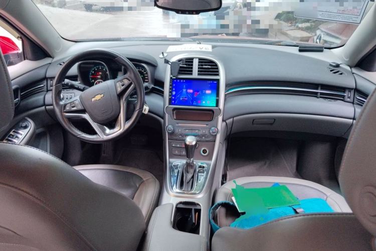 Used Chevrolet Malibu 2012 2.0L Automatic Comfort Edition Center Console