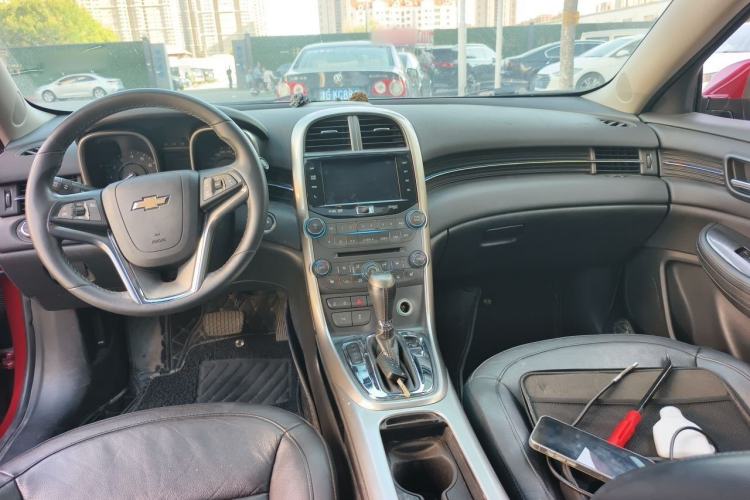 Used Chevrolet Malibu 2012 2.4L Automatic Flagship Edition Center Console