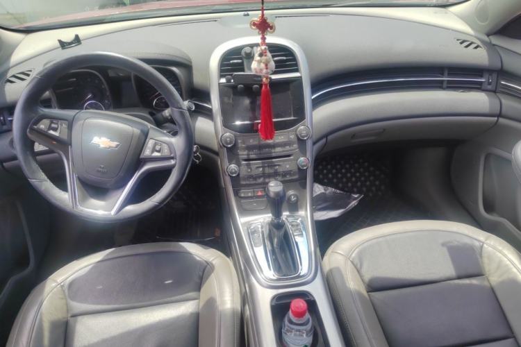 Used Chevrolet Malibu 2012 2.0L Automatic Luxury Edition Center Console