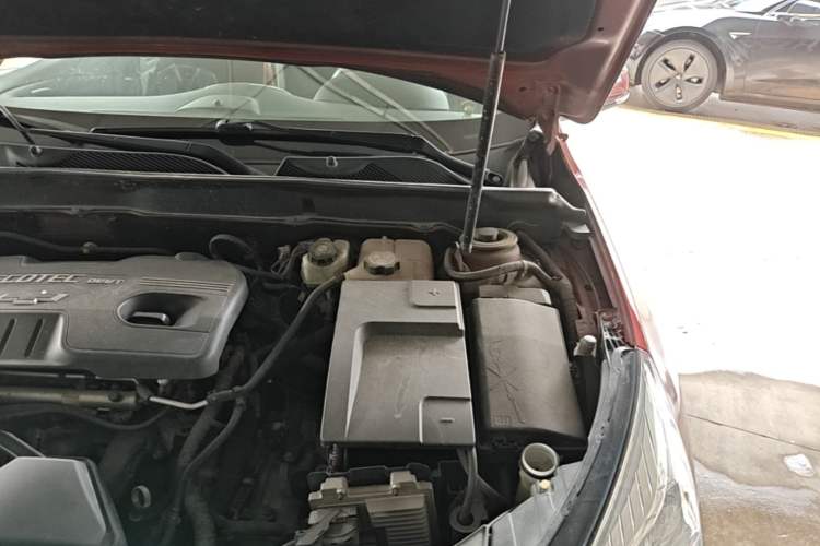 Used Chevrolet Malibu 2012 2.0L Automatic Luxury Edition Engine Bay Left