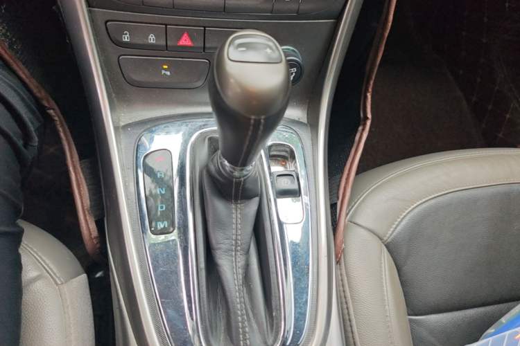 Used Chevrolet Malibu 2012 2.0L Automatic Luxury Edition Gear Lever