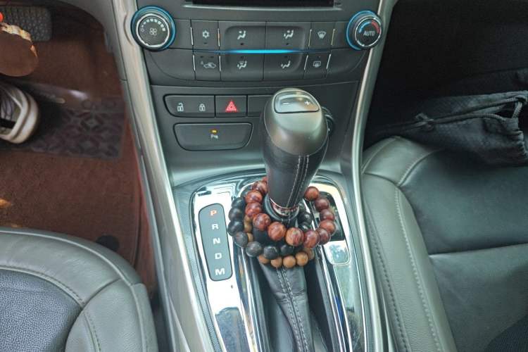 Used Chevrolet Malibu 2012 2.0L Automatic Luxury Edition Gear Lever