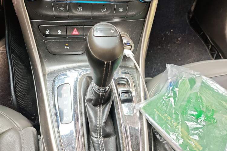 Used Chevrolet Malibu 2012 2.0L Automatic Luxury Edition Gear Lever
