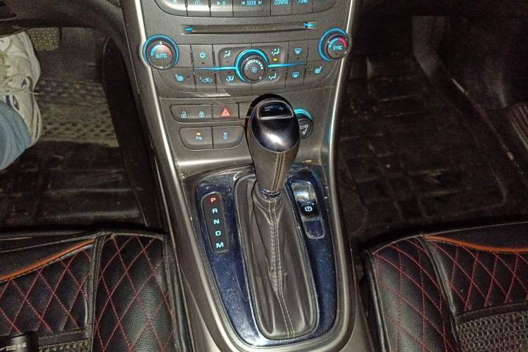 Used Chevrolet Malibu 2012 2.4L Automatic Flagship Edition Gear Lever