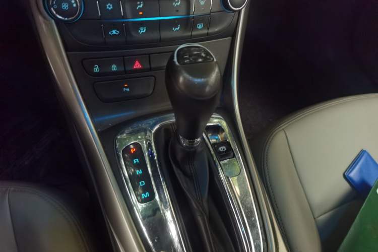 Used Chevrolet Malibu 2012 2.0L Automatic Comfort Edition Gear Lever