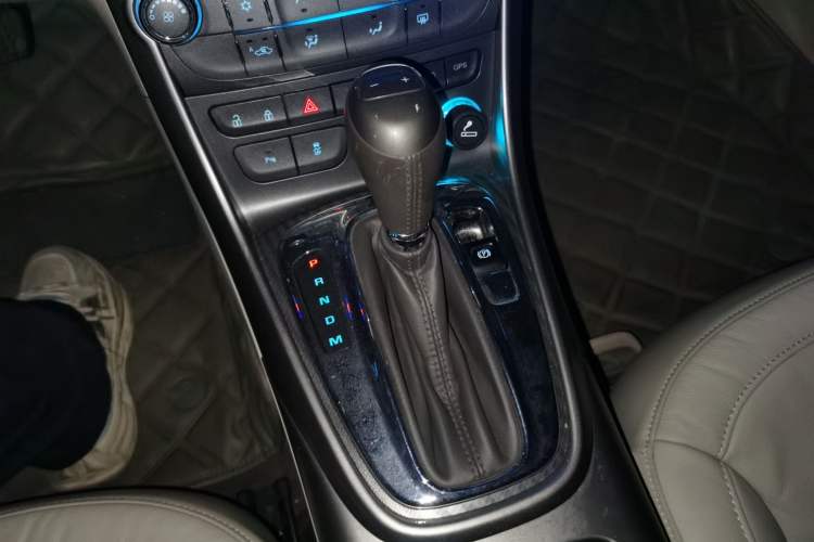 Used Chevrolet Malibu 2012 2.0L Automatic Luxury Edition Gear Lever