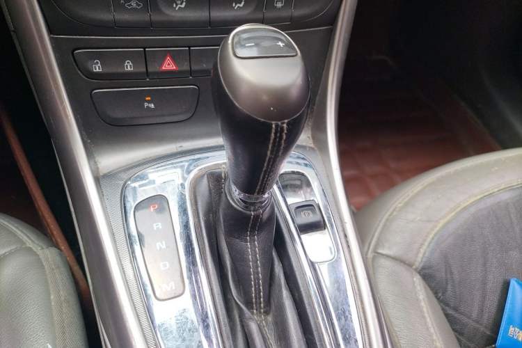 Used Chevrolet Malibu 2012 2.0L Automatic Luxury Edition Gear Lever