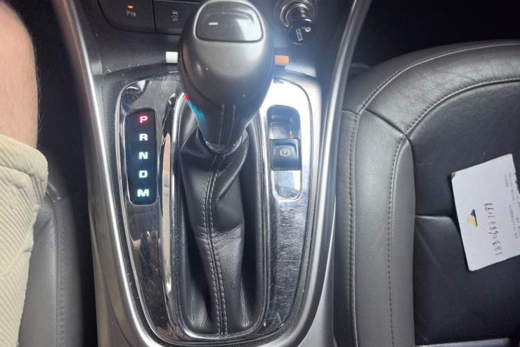 Used Chevrolet Malibu 2012 2.4L Automatic Luxury Edition Gear Lever
