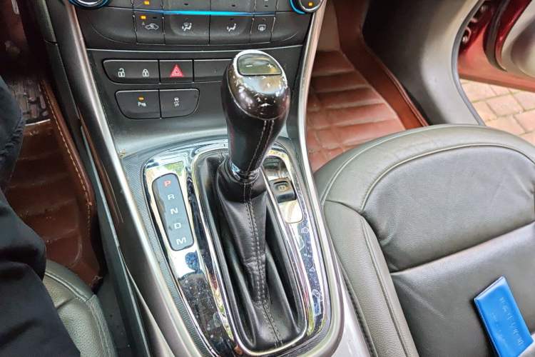 Used Chevrolet Malibu 2012 2.4L Automatic Luxury Edition Gear Lever