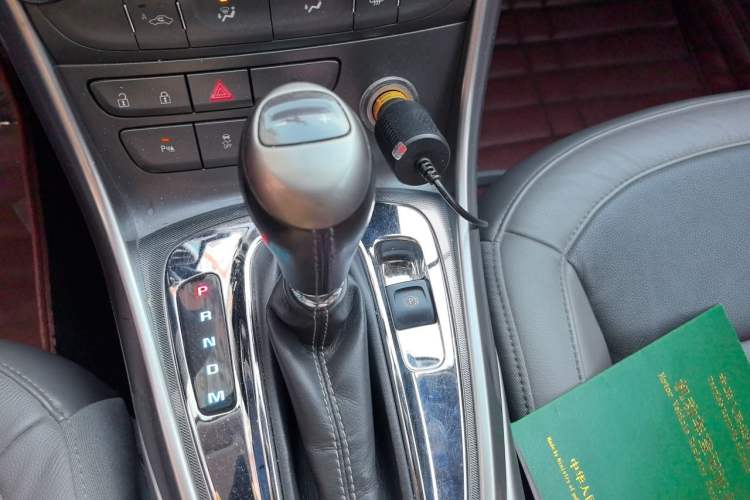 Used Chevrolet Malibu 2012 2.4L Automatic Luxury Edition Gear Lever