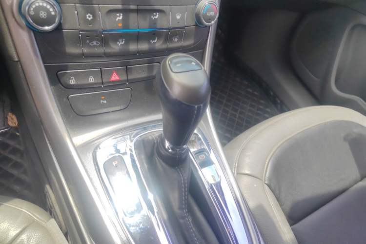 Used Chevrolet Malibu 2012 2.0L Automatic Luxury Edition Gear Lever