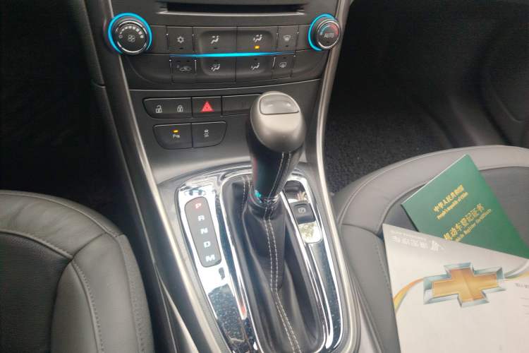 Used Chevrolet Malibu 2012 2.0L Automatic Luxury Edition Gear Lever