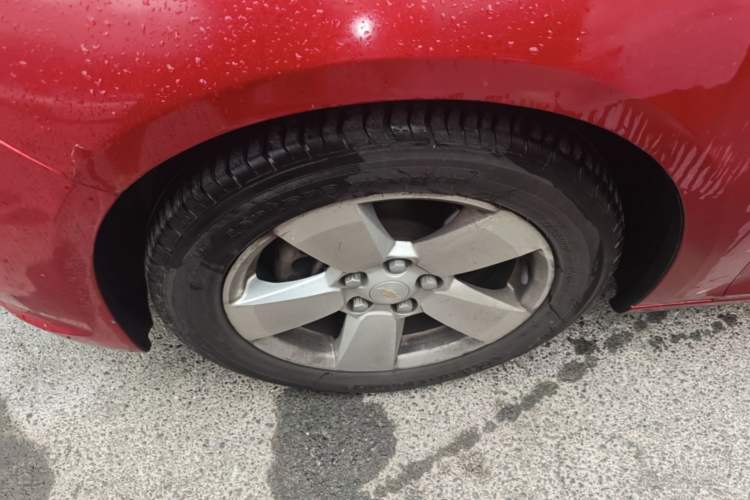 Used Chevrolet Malibu 2012 2.0L Automatic Luxury Edition Left Front Wheel Hub