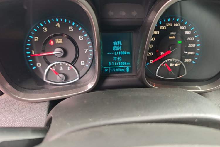 Used Chevrolet Malibu 2012 2.0L Automatic Luxury Edition Odometer Close Up
