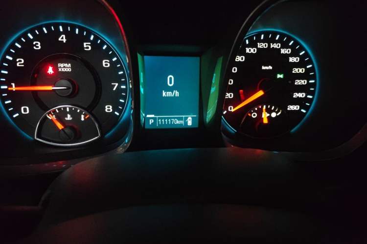 Used Chevrolet Malibu 2012 2.0L Automatic Comfort Edition Odometer Close Up