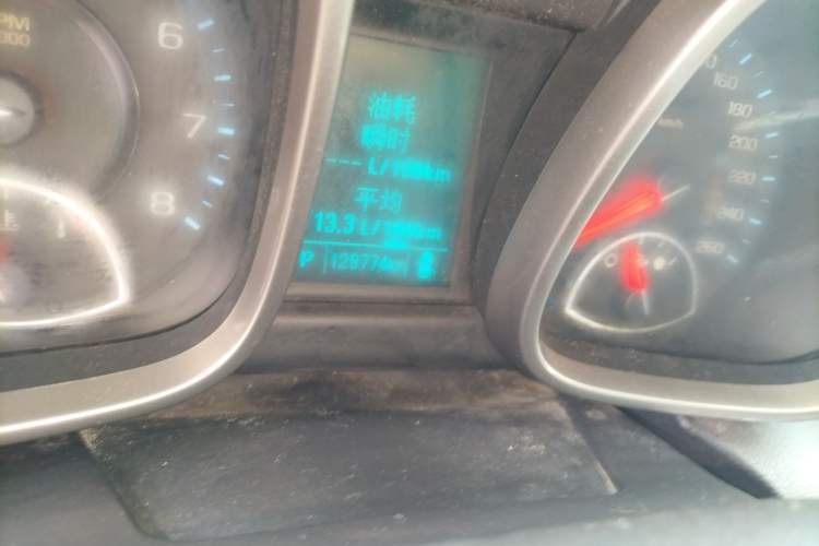 Used Chevrolet Malibu 2012 2.0L Automatic Luxury Edition Odometer Close Up