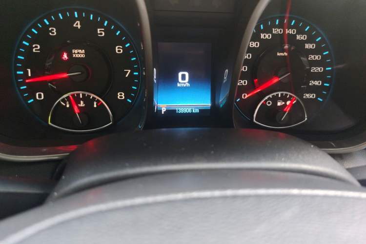 Used Chevrolet Malibu 2012 1.6T Automatic Luxury Edition Odometer Close Up