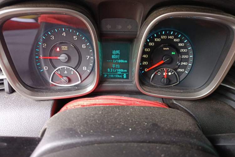 Used Chevrolet Malibu 2012 2.0L Automatic Comfort Edition Odometer Close Up