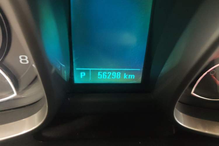 Used Chevrolet Malibu 2012 2.0L Automatic Comfort Edition Odometer Close Up