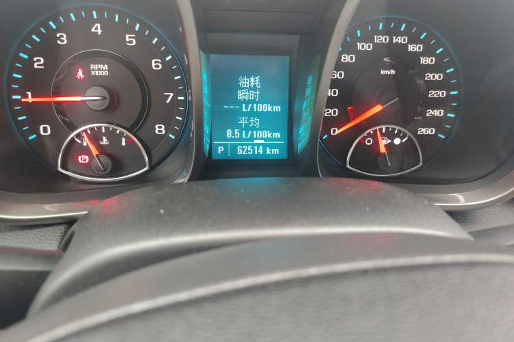 Used Chevrolet Malibu 2012 2.0L Automatic Luxury Edition Odometer Close Up