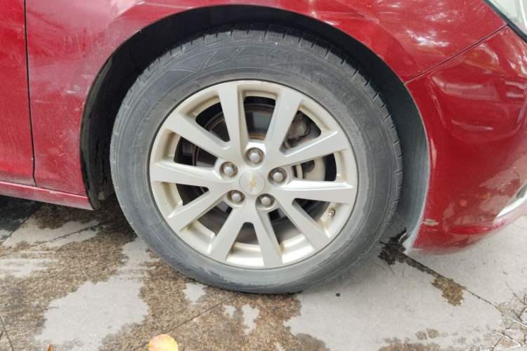 Used Chevrolet Malibu 2012 2.0L Automatic Comfort Edition Right Front Wheel Hub