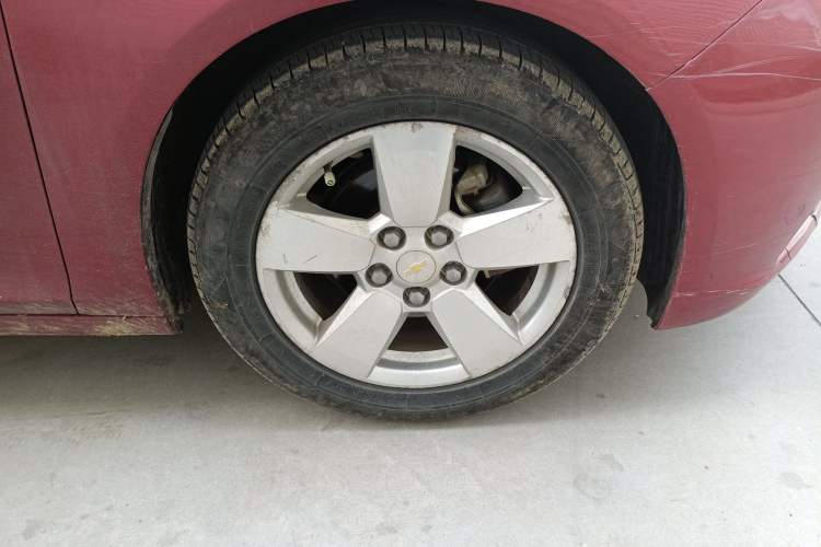 Used Chevrolet Malibu 2012 2.0L Automatic Comfort Edition Right Front Wheel Hub