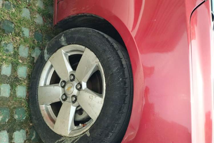 Used Chevrolet Malibu 2012 2.0L Automatic Luxury Edition Right Front Wheel Hub