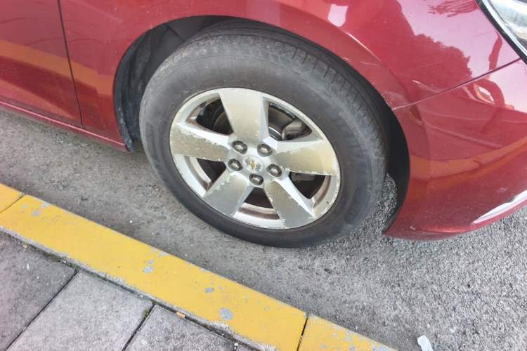 Used Chevrolet Malibu 2012 2.4L Automatic Flagship Edition Right Front Wheel Hub